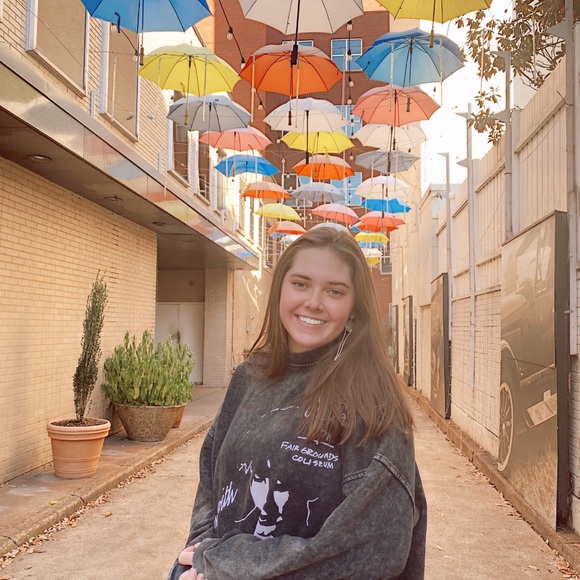 Meet your Posher, Alea - Picture 1 of 3